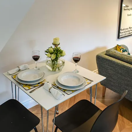 Dove * Knaresborough